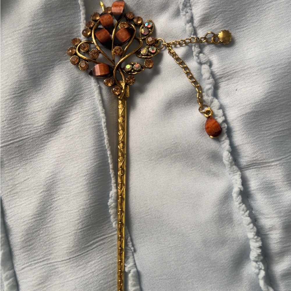 Elegant Gold and Brown Hairpin